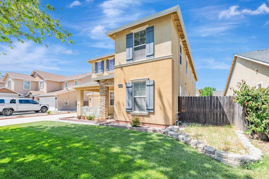 Patterson, CA 95363,261 Cherry Blossom LN