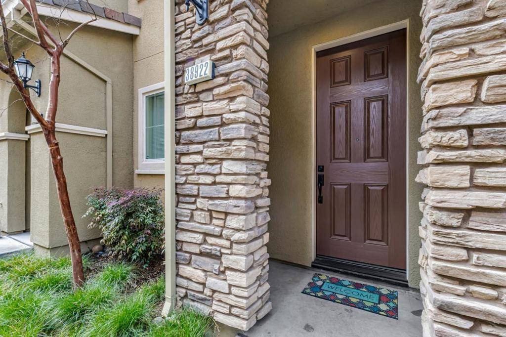 Newark, CA 94560,38922 Tobira PL