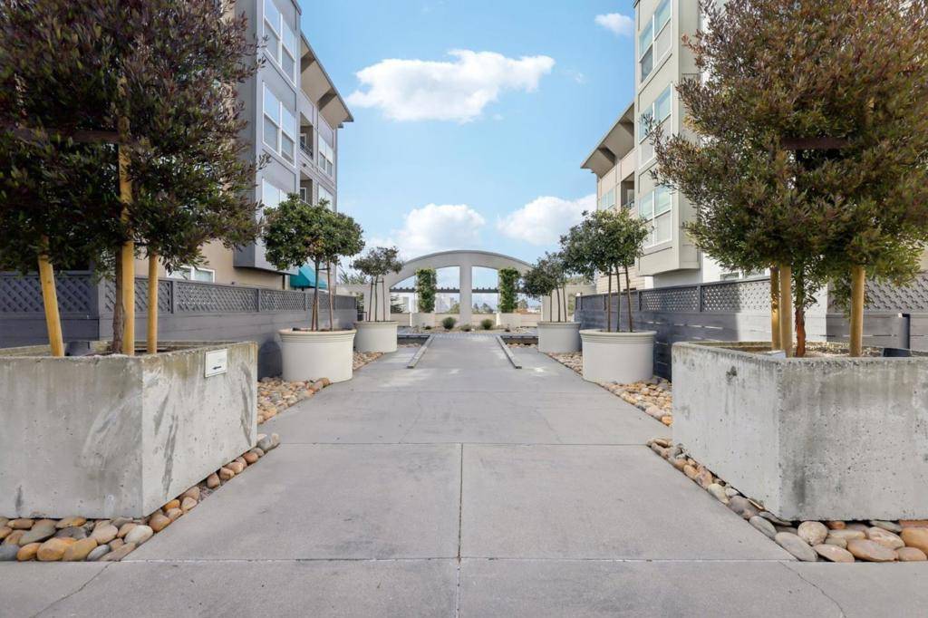 San Francisco, CA 94132,8200 Oceanview TER #419