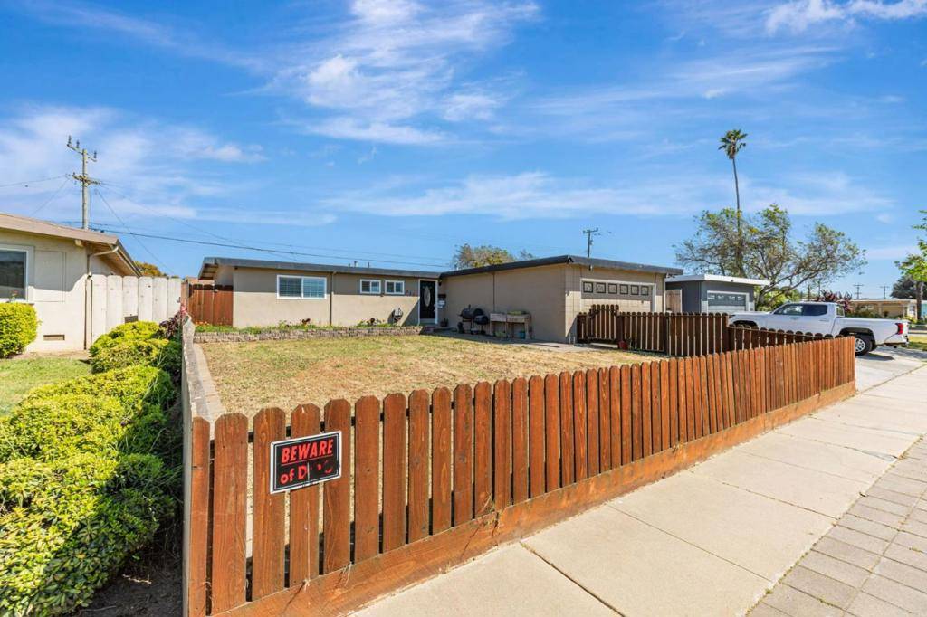 Salinas, CA 93906,317 Navajo DR