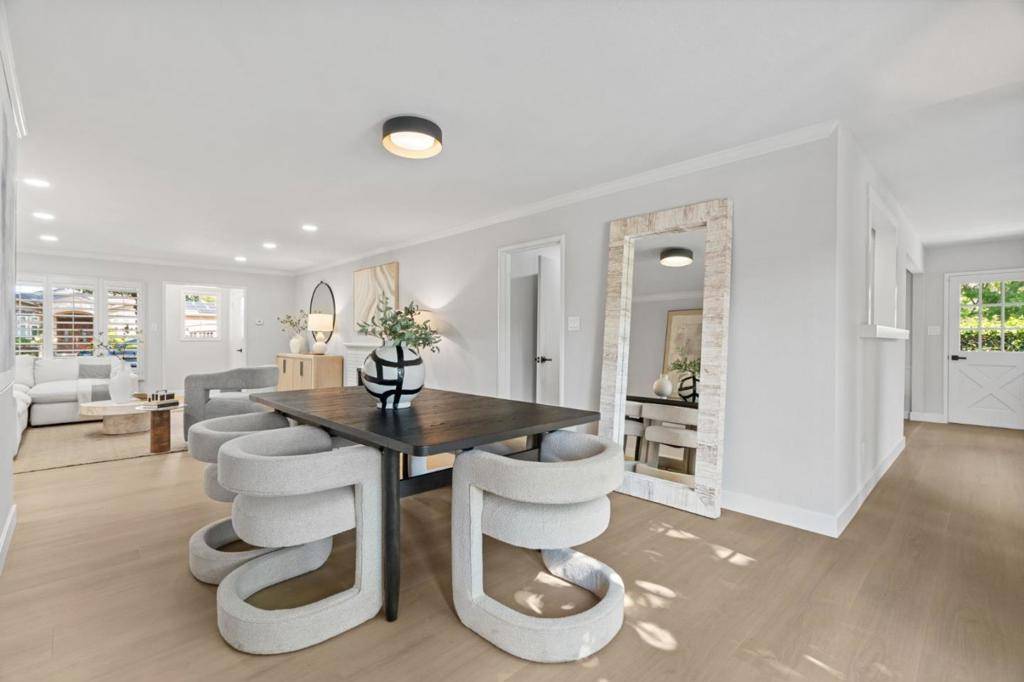 Mountain View, CA 94040,2013 Sun Mor AVE