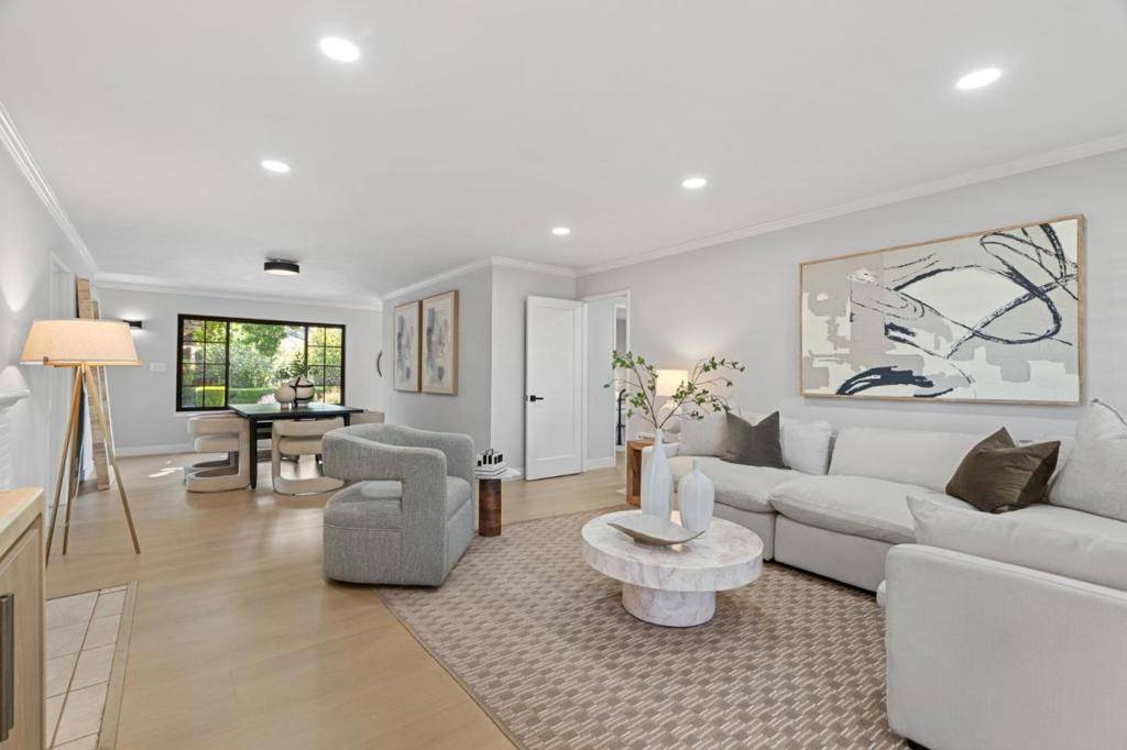 Mountain View, CA 94040,2013 Sun Mor AVE