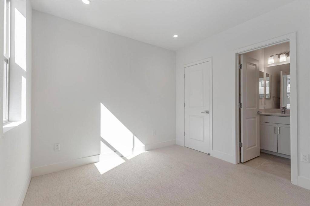 Walnut Creek, CA 94597,212 Oak CIR
