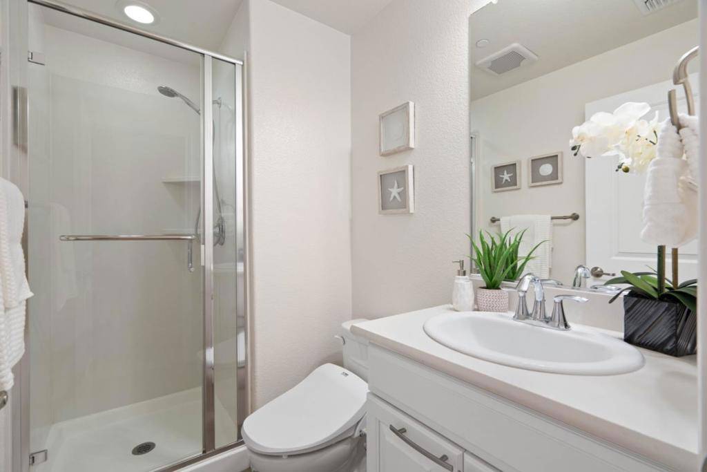 San Jose, CA 95123,862 White Moonstone LOOP