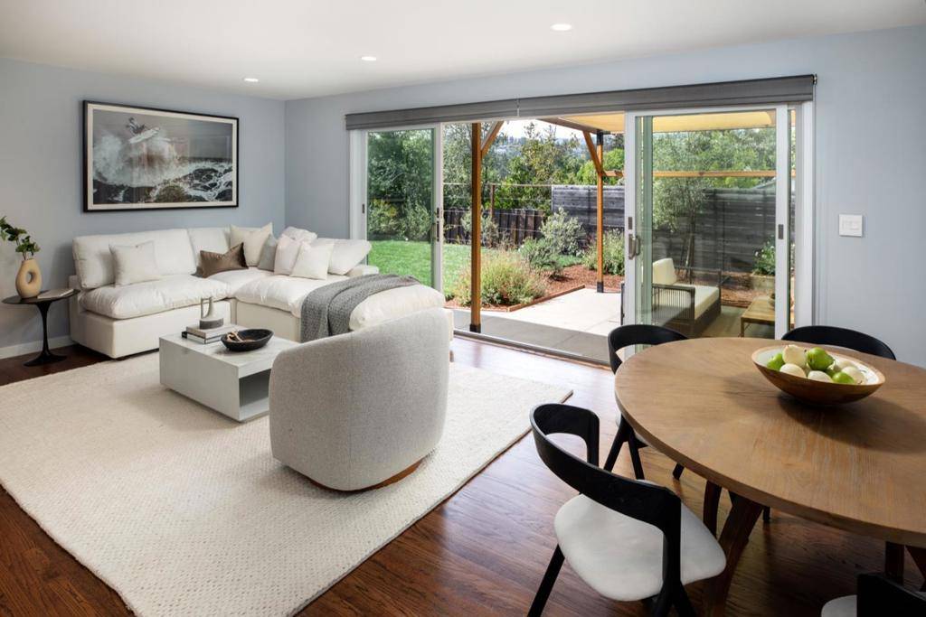 Redwood City, CA 94061,3668 Country Club DR
