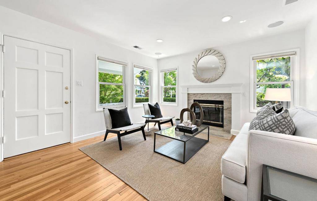 Menlo Park, CA 94025,1043 Almanor AVE