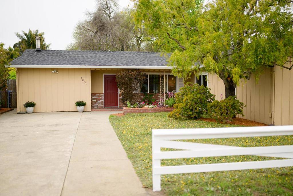 Santa Cruz, CA 95062,985 32nd AVE