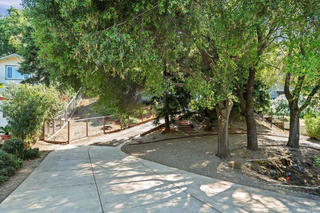 Morgan Hill, CA 95037,17785 Manzanita DR