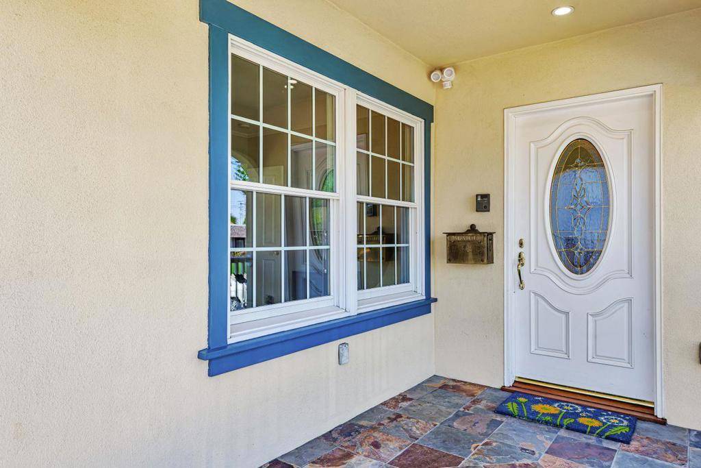 Burlingame, CA 94010,17 Clarendon RD