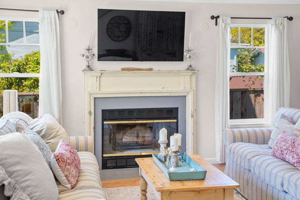 Santa Cruz, CA 95060,152 Myrtle ST