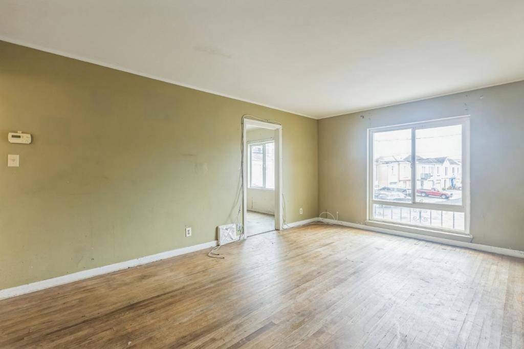 South San Francisco, CA 94080,233 Village WAY