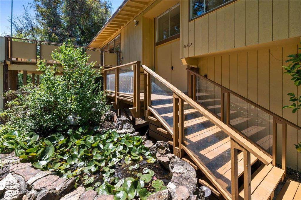 Los Altos Hills, CA 94022,26388 Ginny LN
