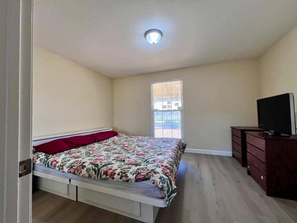 Hayward, CA 94544,28272 Dickens AVE