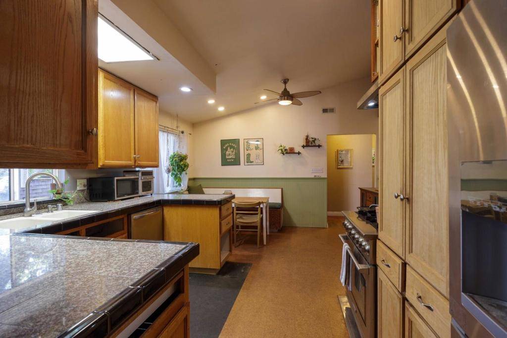 8421 Wayland LN Gilroy, CA 95020