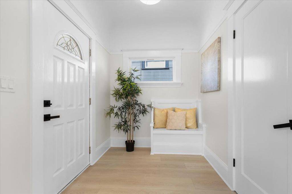 Berkeley, CA 94702,1237 Ashby AVE