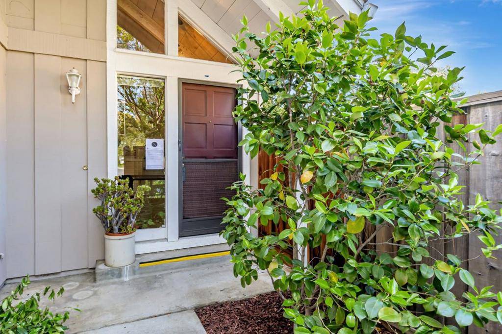 Los Gatos, CA 95032,102 Peach Willow CT