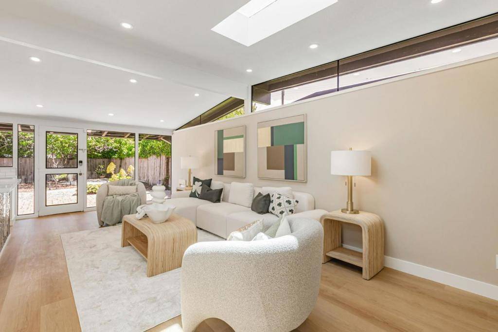 271 Woodhams RD Santa Clara, CA 95051
