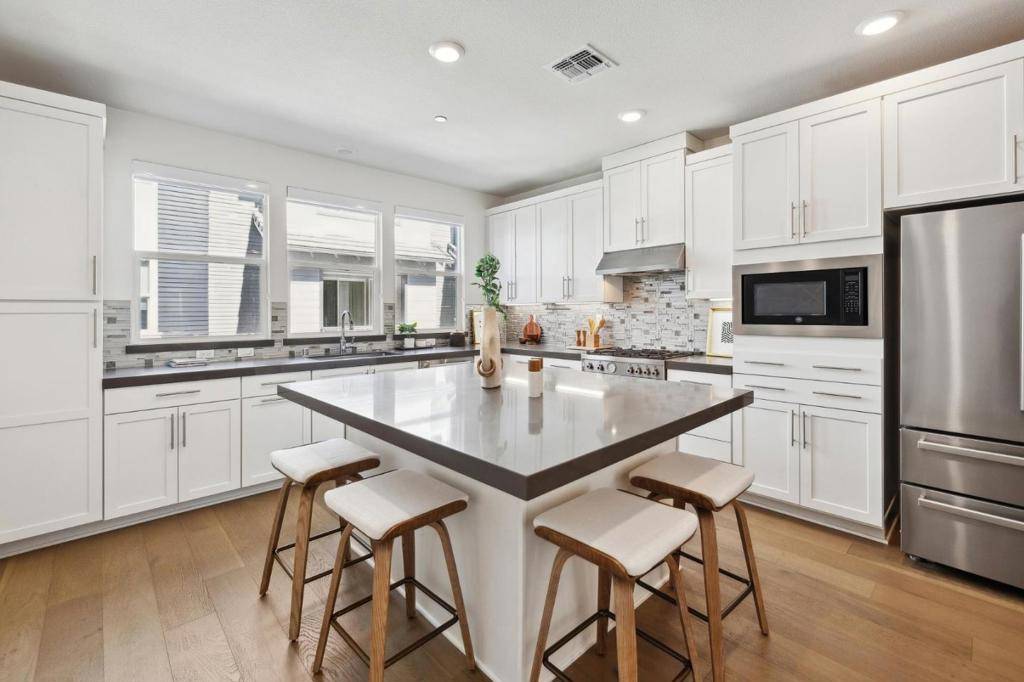 Mountain View, CA 94040,2266 Mora PL