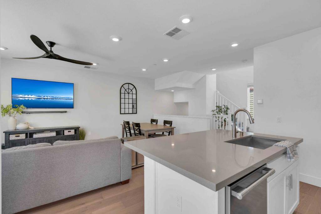 Hayward, CA 94544,29255 Hub CT