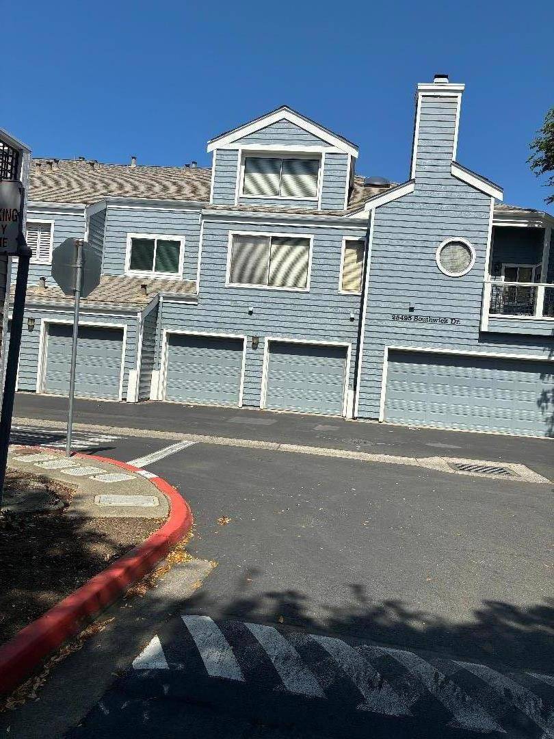 Hayward, CA 94544,25495 Southwick DR #103