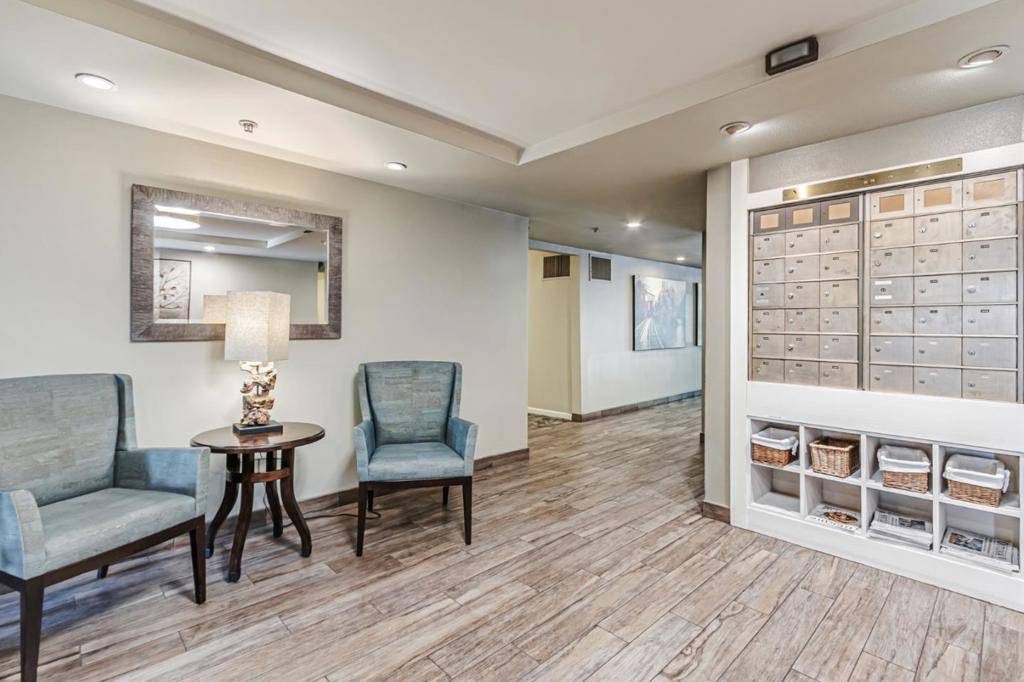 Los Gatos, CA 95030,95 Church ST #2304