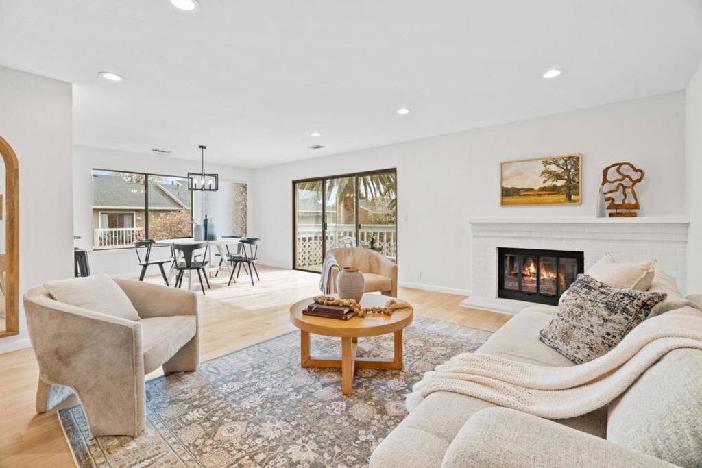 Redwood City, CA 94061,253 Oak AVE #202