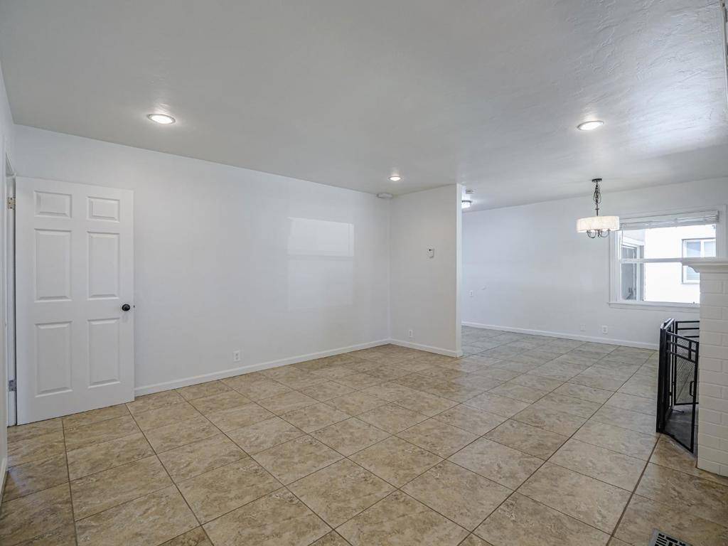 Salinas, CA 93906,1233 Monroe ST