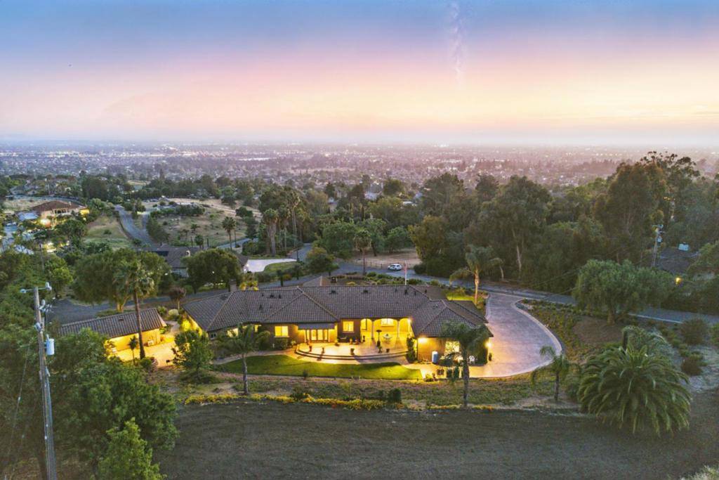 San Jose, CA 95148,2302 E Valley CT