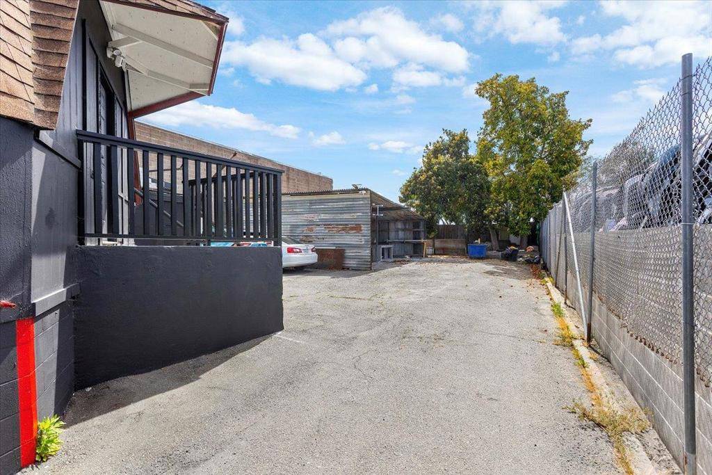 Hayward, CA 94541,22325 Meekland AVE