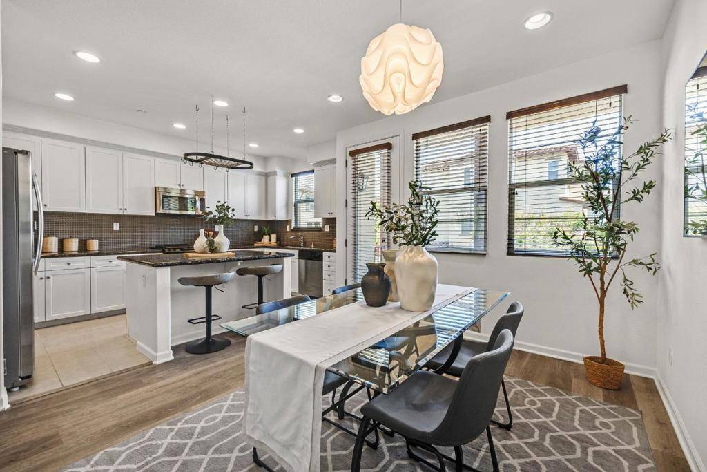 Sunnyvale, CA 94085,343 Santa Elena TER
