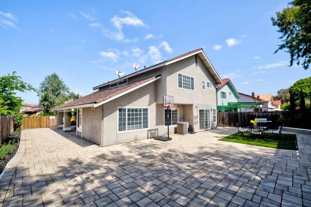 Fremont, CA 94555,4330 Peregrine WAY