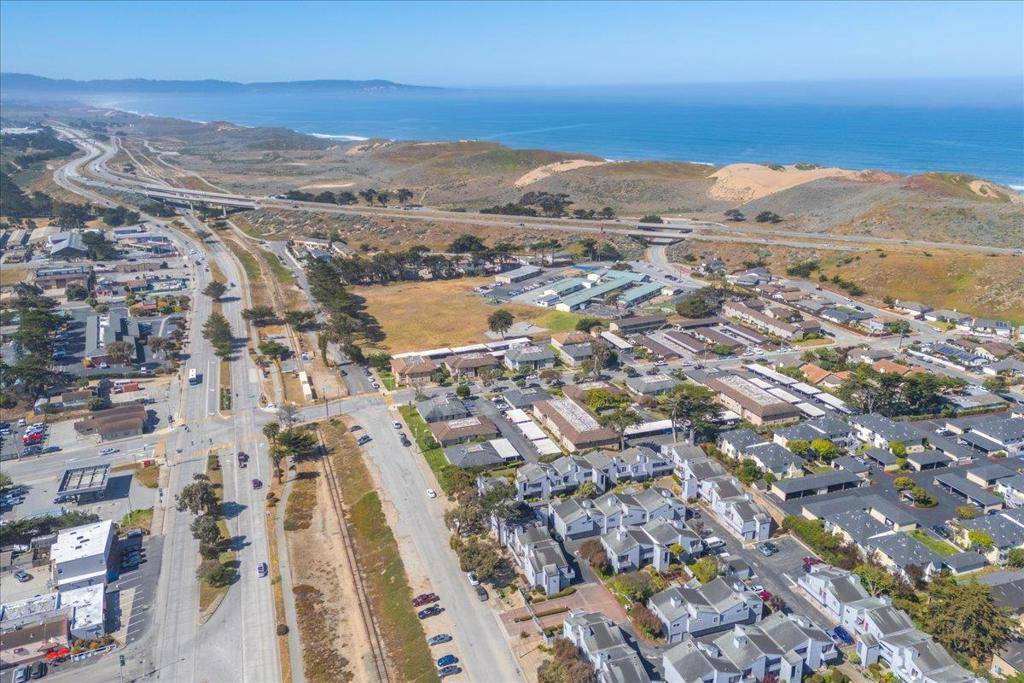 Marina, CA 93933,3095 Marina DR #2