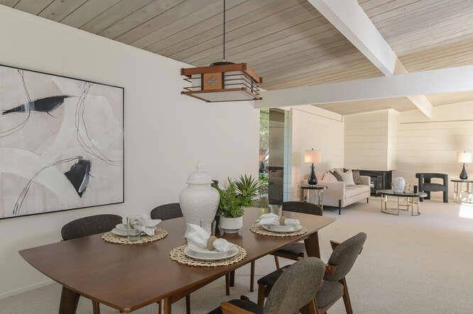 Stanford, CA 94305,812 San Francisco CT