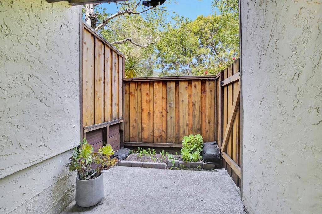Pacifica, CA 94044,1181 Oddstad BLVD