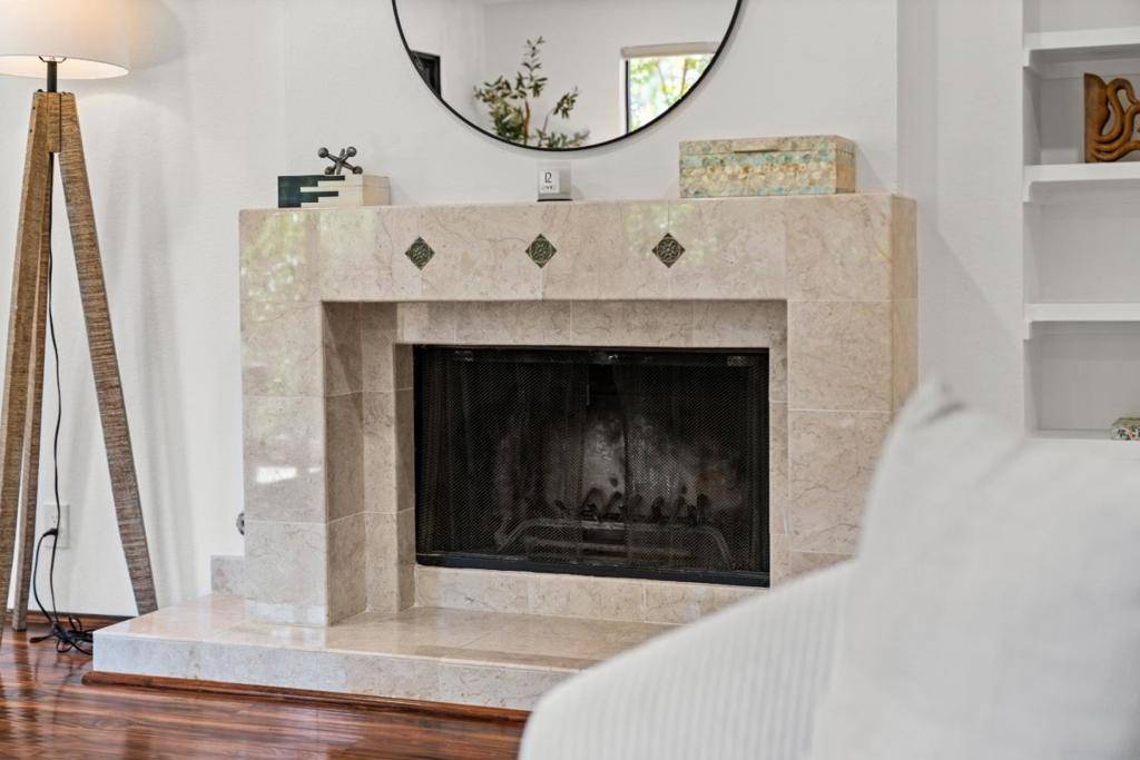 Palo Alto, CA 94306,522 Thain WAY