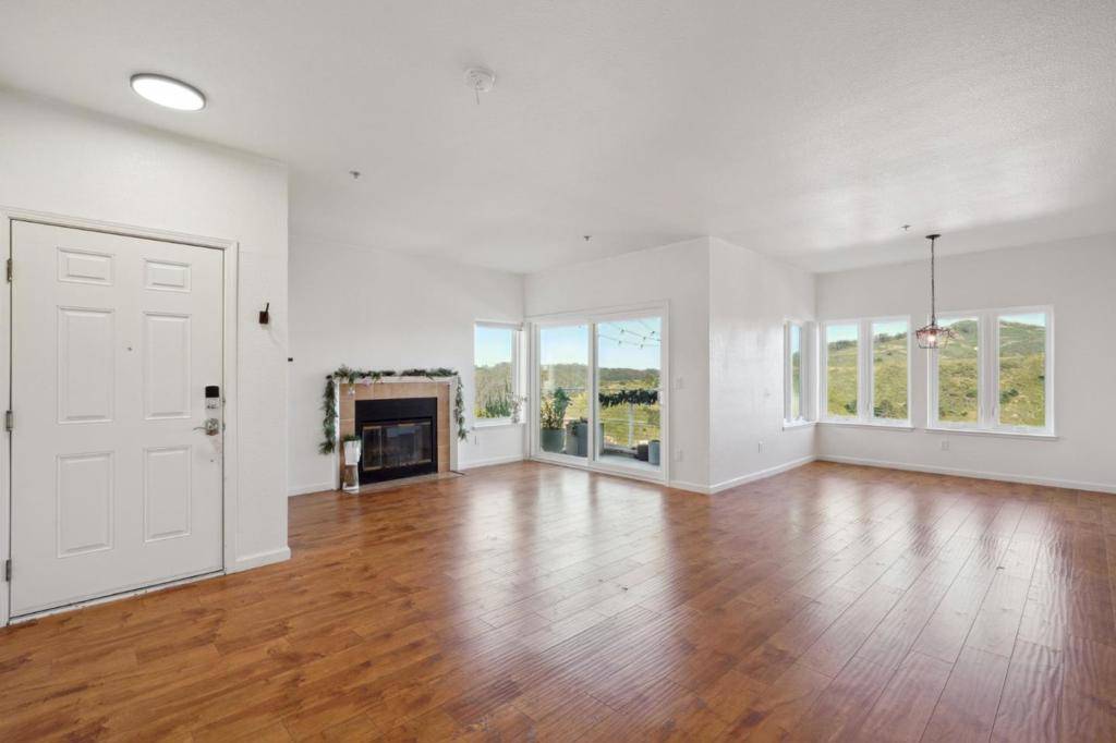 Daly City, CA 94014,671 Pointe Pacific #1