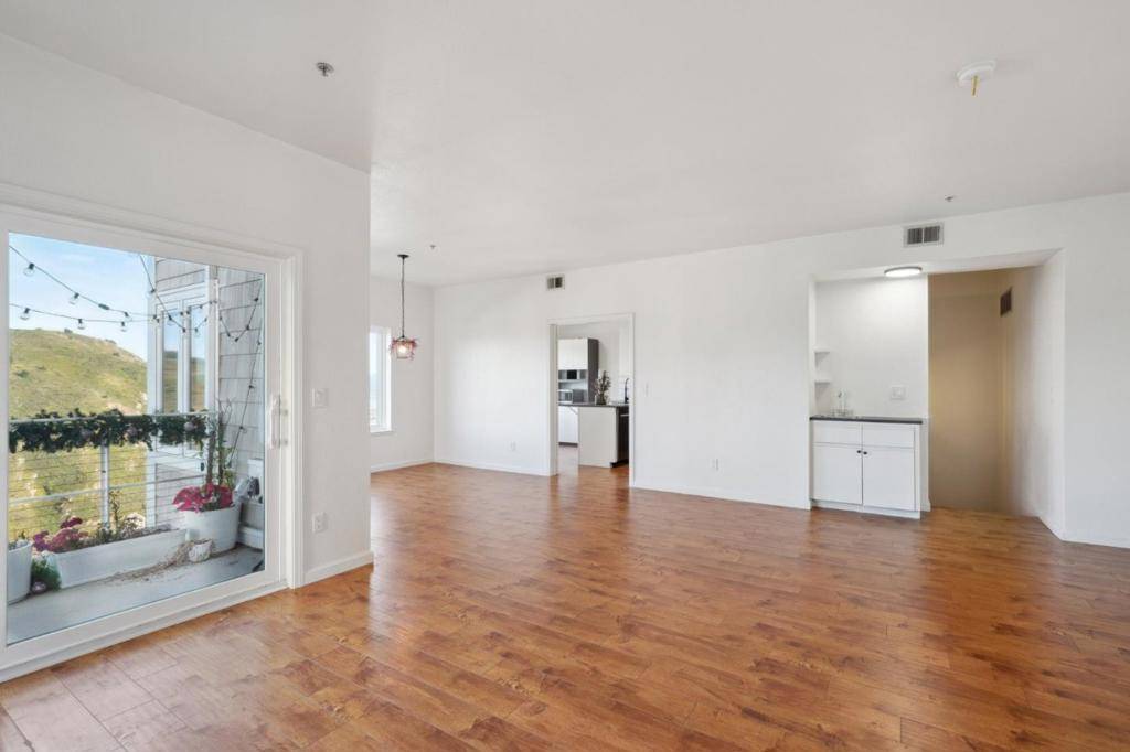 Daly City, CA 94014,671 Pointe Pacific #1