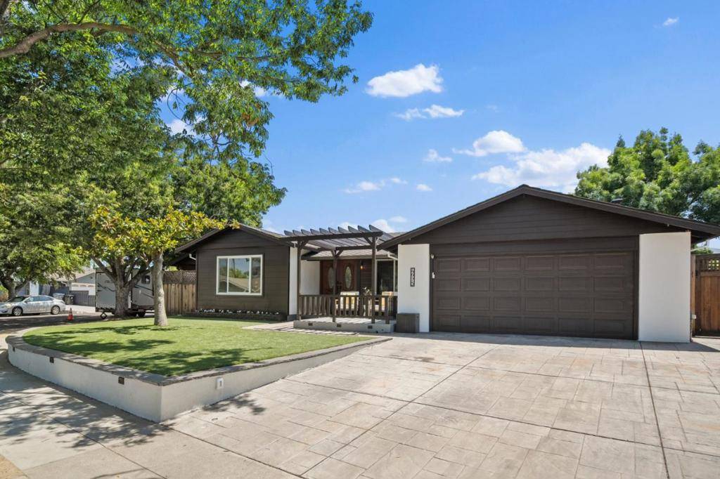 San Jose, CA 95118,4975 Howes LN
