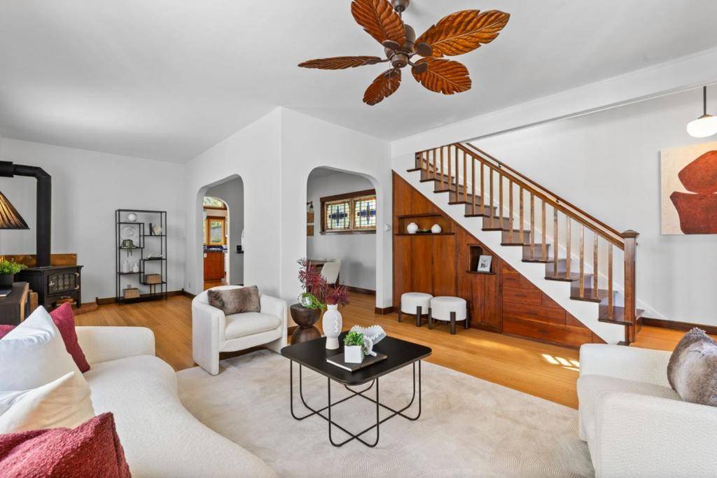 Port Costa, CA 94569,9 Prospect AVE