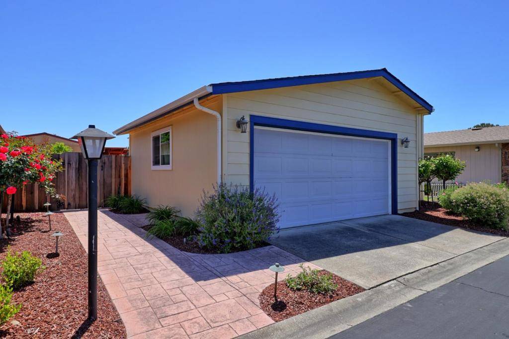 Morgan Hill, CA 95037,268 Cherry CT