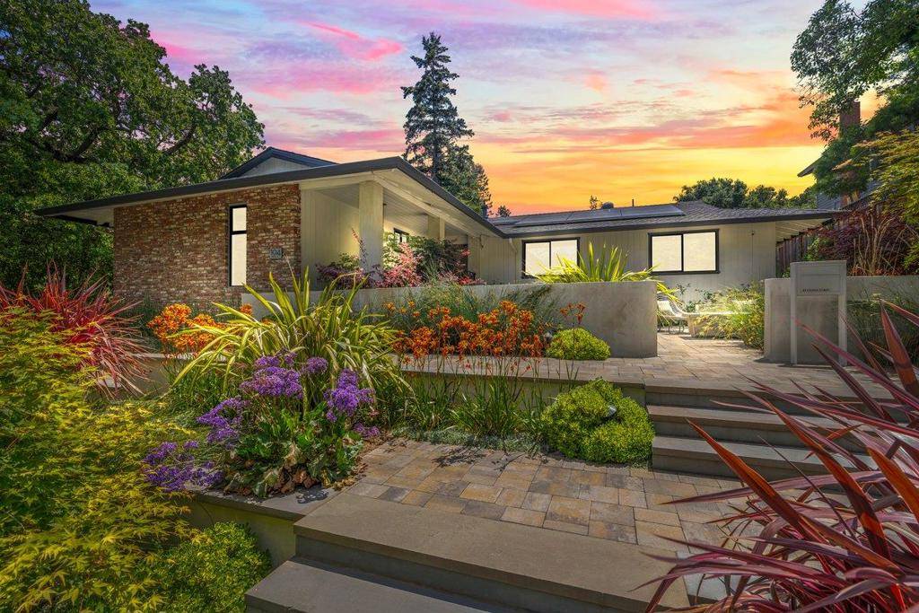 Los Gatos, CA 95030,104 Pinta CT