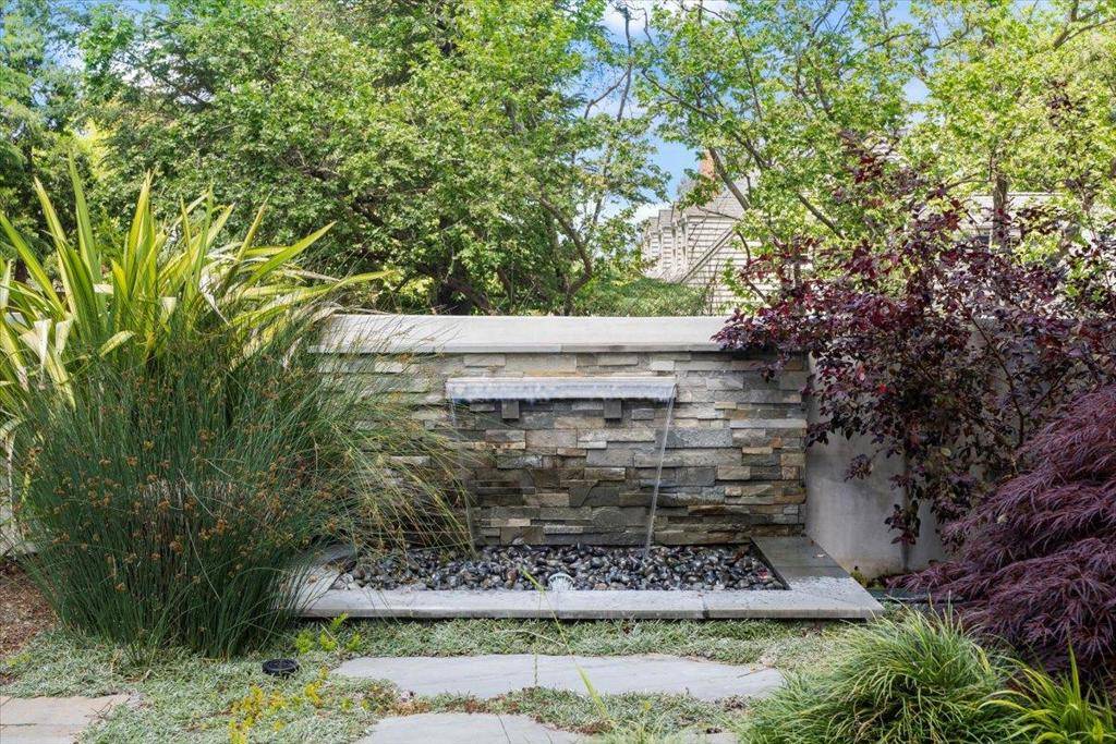 Los Gatos, CA 95030,104 Pinta CT