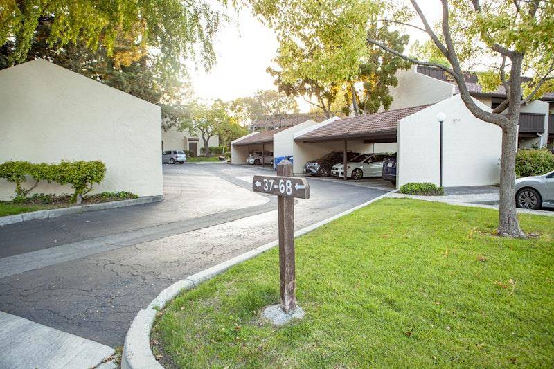 Sunnyvale, CA 94086,999 W Evelyn TER #54