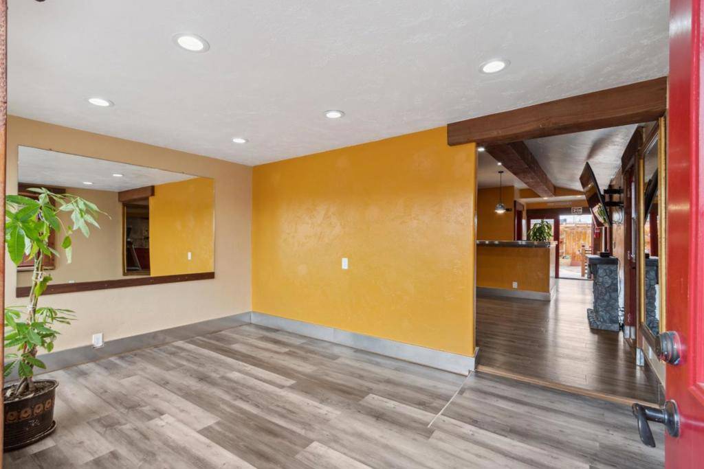 Seaside, CA 93955,1637 Del Monte BLVD #B