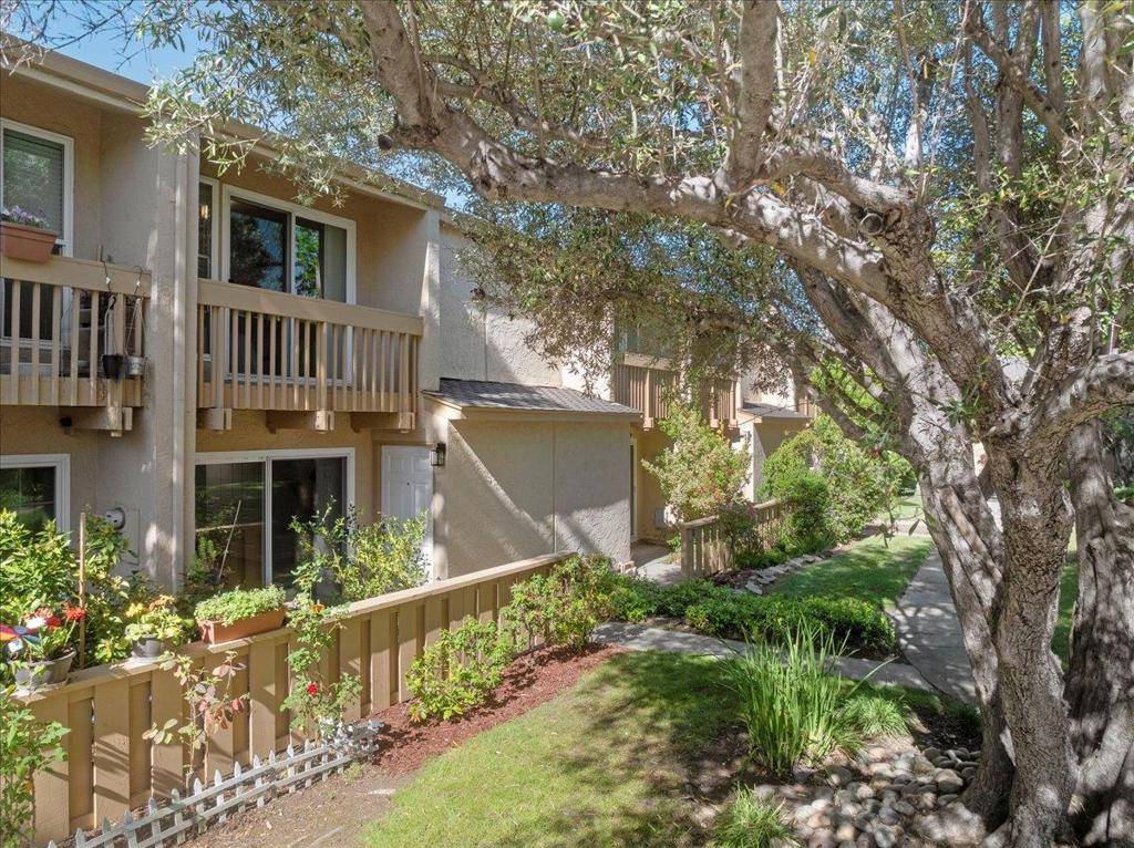 Sunnyvale, CA 94087,125 Connemara WAY #16