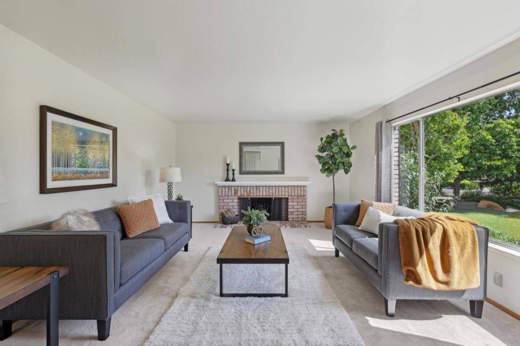 Los Altos, CA 94024,1130 Runnymead DR