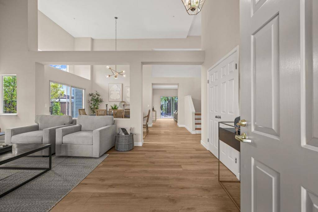 Foster City, CA 94404,274 Thatcher LN