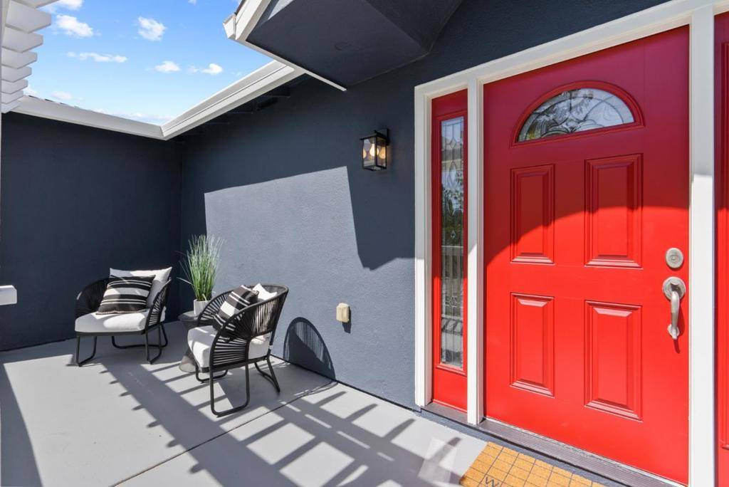 San Mateo, CA 94402,2029 Kings LN