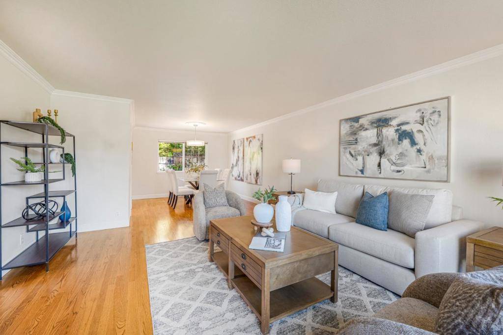 Gilroy, CA 95020,827 Cumberland DR