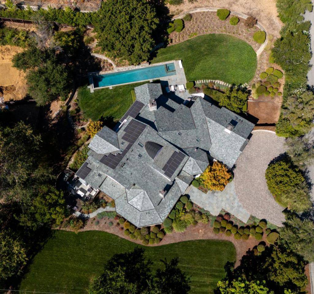 Los Altos Hills, CA 94022,26074 Mulberry LN